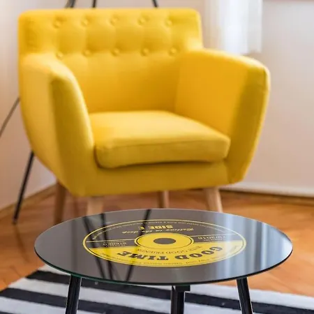 Lägenhet Quirky Arena With Parking *