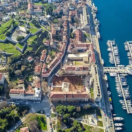 Lägenhet Quirky Arena With Parking *