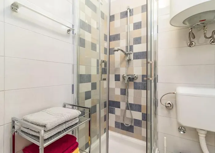 Lägenhet Quirky Arena With Parking Pula